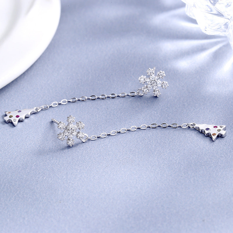 Women’s earrings with sparkling snowflake pendant and chain embellishment Land Girl