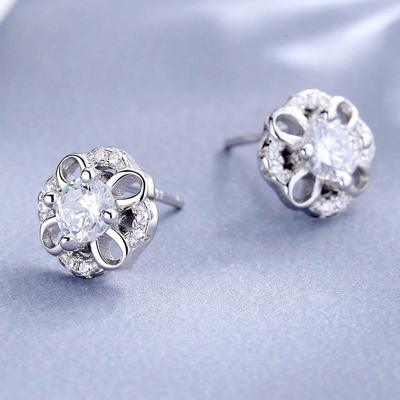 Women's stud earrings with delicate flower design and sparkling crystals Land Girl