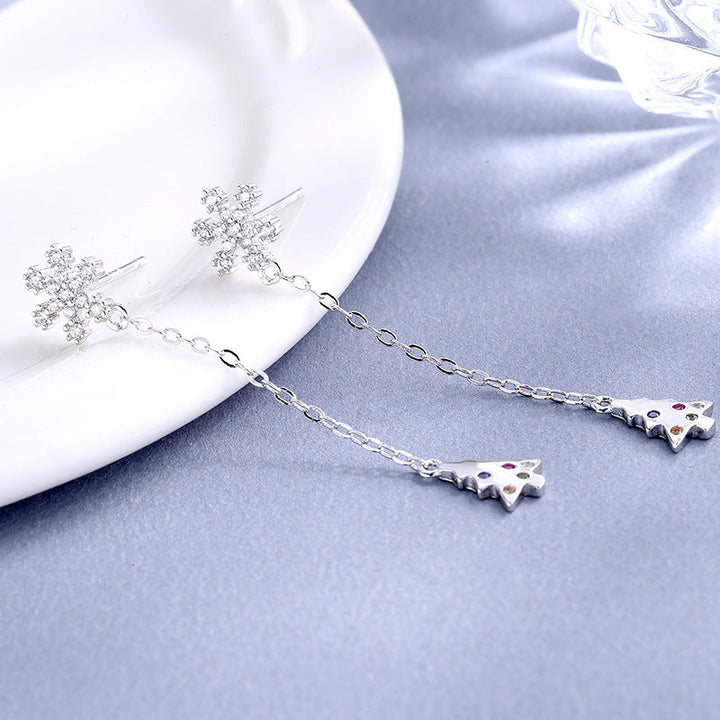 Women’s earrings with sparkling snowflake pendant and chain embellishment Land Girl
