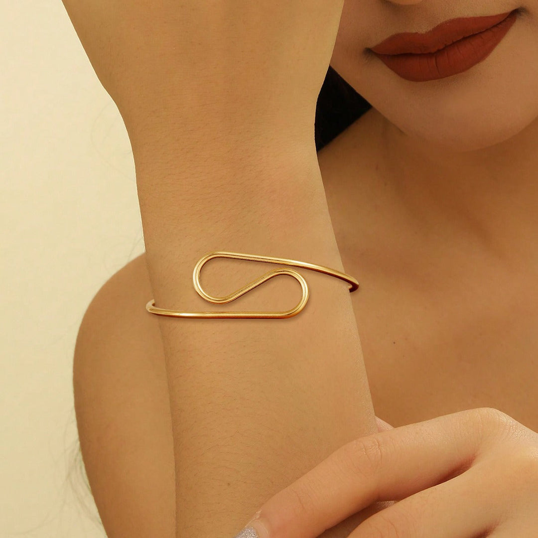 Women's cuff in modern wave pattern Land Girl