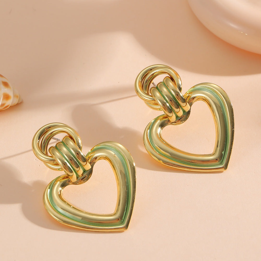 Women’s earrings in modern heart design Land Girl
