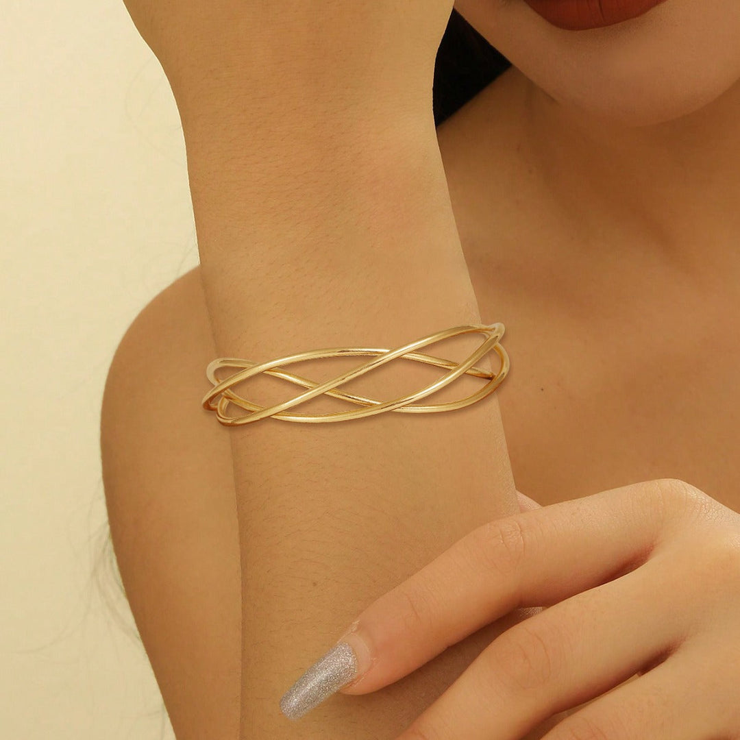 Ladies' bangle with elegant curved design Land Girl