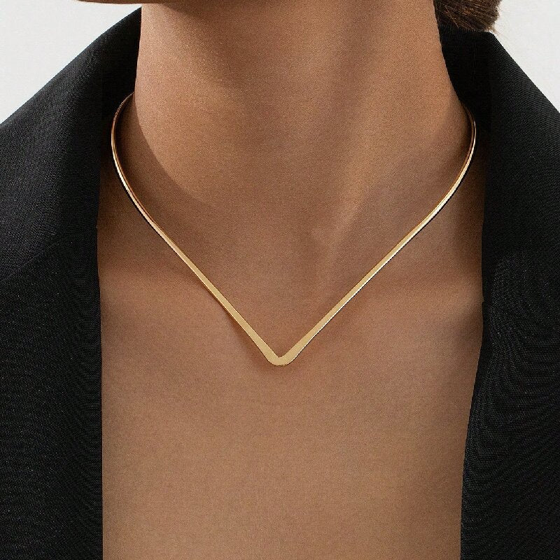 Women Choker Necklace with Modern V Design Land Girl