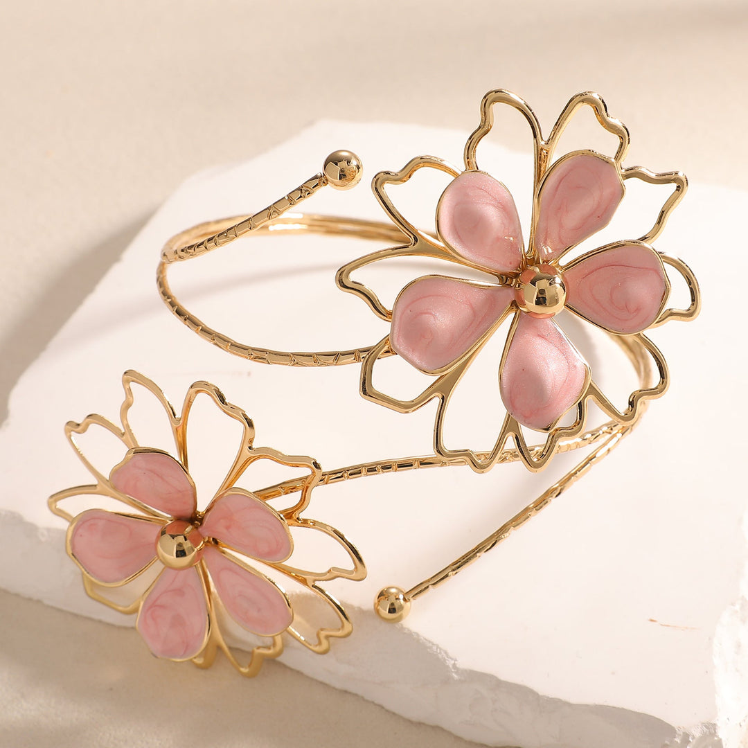 Ladies bracelet with artistic flower design Land Girl