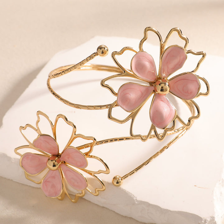 Ladies bracelet with artistic flower design Land Girl