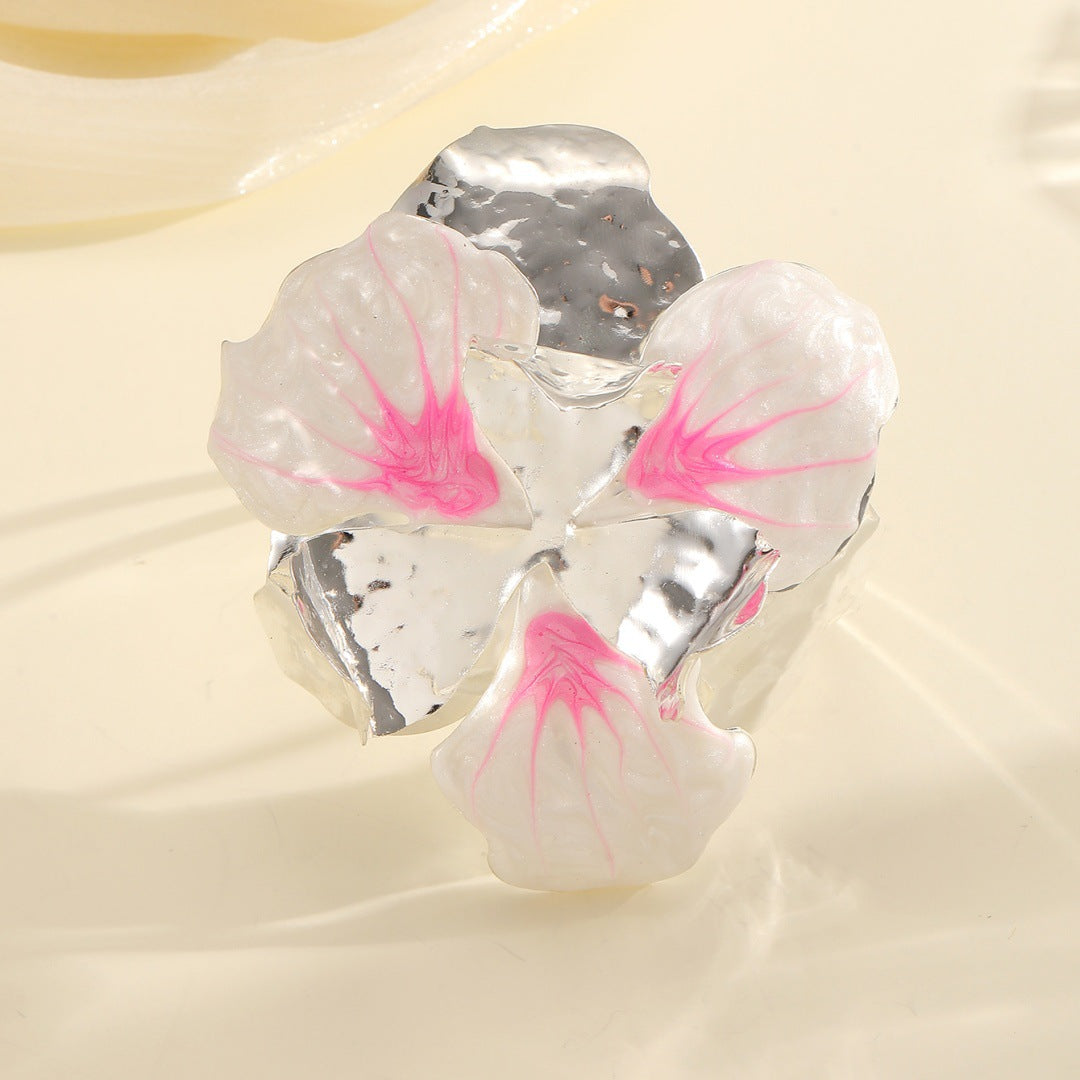 Women's flower-shaped ring made of shiny metal and high-quality epoxy resin Land Girl