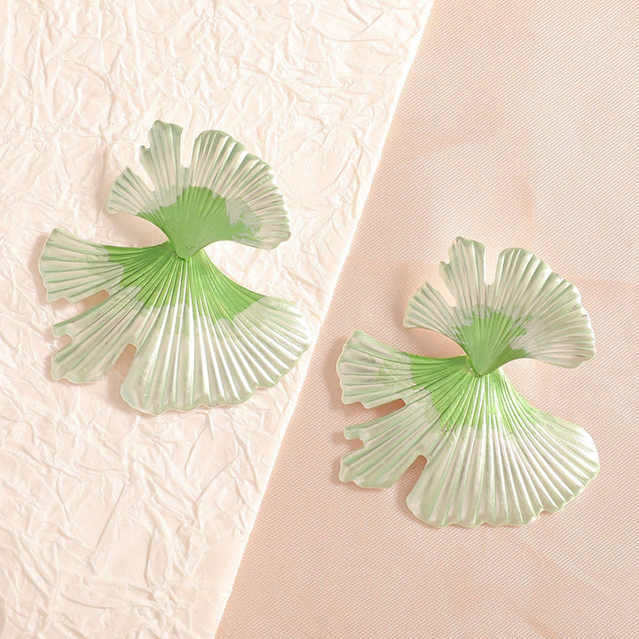 Women's hair accessories with elegant leaf design Land Girl