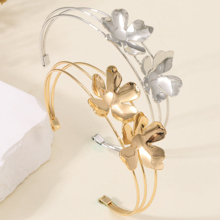 Women's cuff bracelet with artistic leaf motif Land Girl