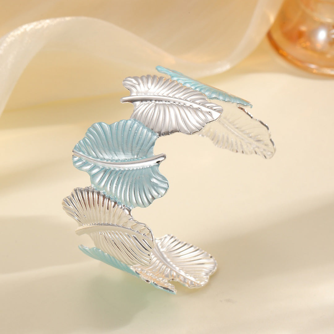 Women’s bracelet with elaborate leaf design Land Girl