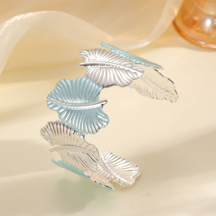 Women’s bracelet with elaborate leaf design Land Girl