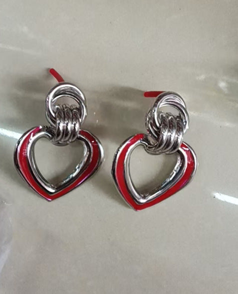 Women’s earrings in modern heart design Land Girl