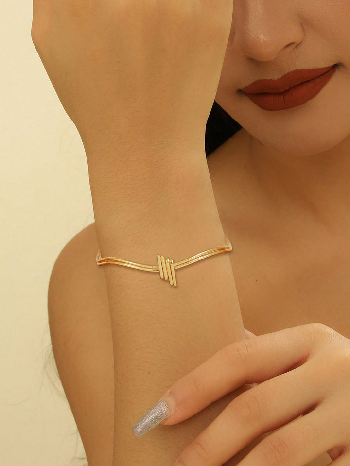 Ladies' bangle with elegant curved design Land Girl