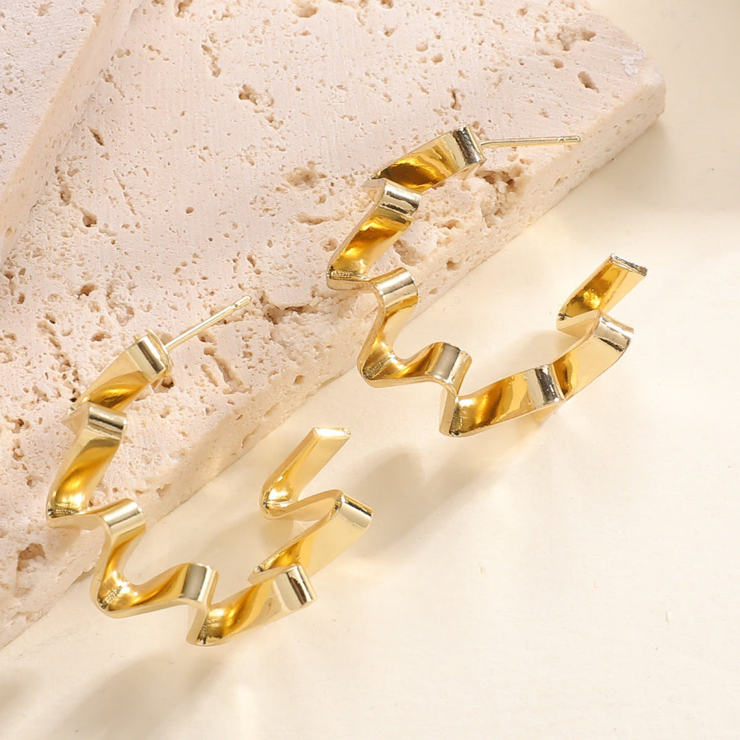 Women's Drop Earrings with Wavy Design Land Girl