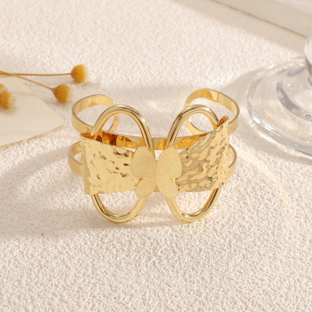 Women's bracelet with ornate butterfly design Land Girl