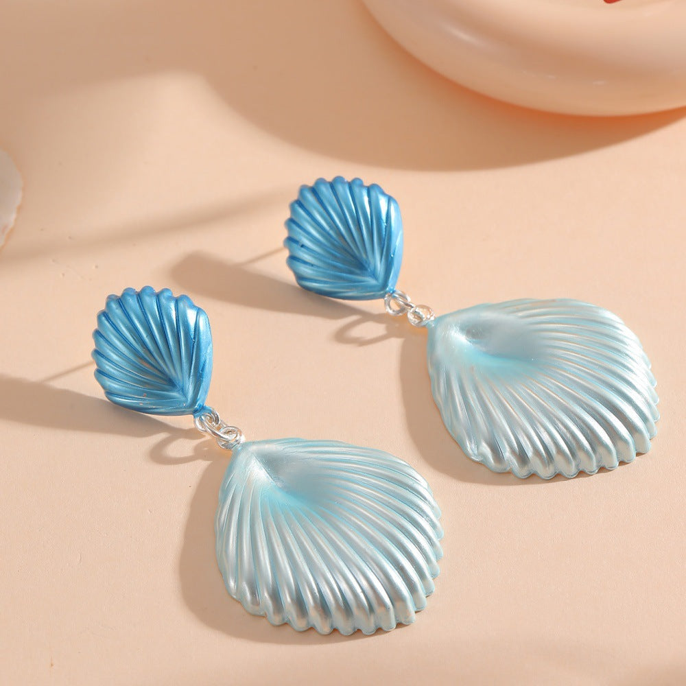 Ladies Hanging Earrings in Elegant Shell Design Land Girl