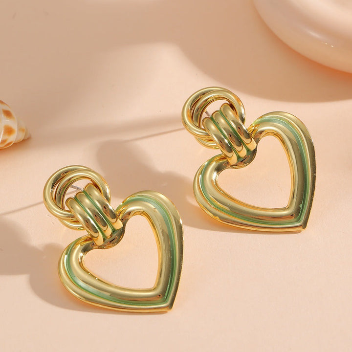Women’s earrings in modern heart design Land Girl