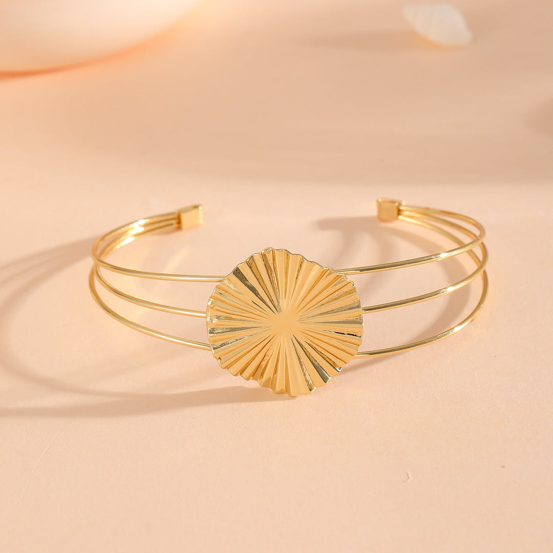Women's bracelet with intricate bow design Land Girl