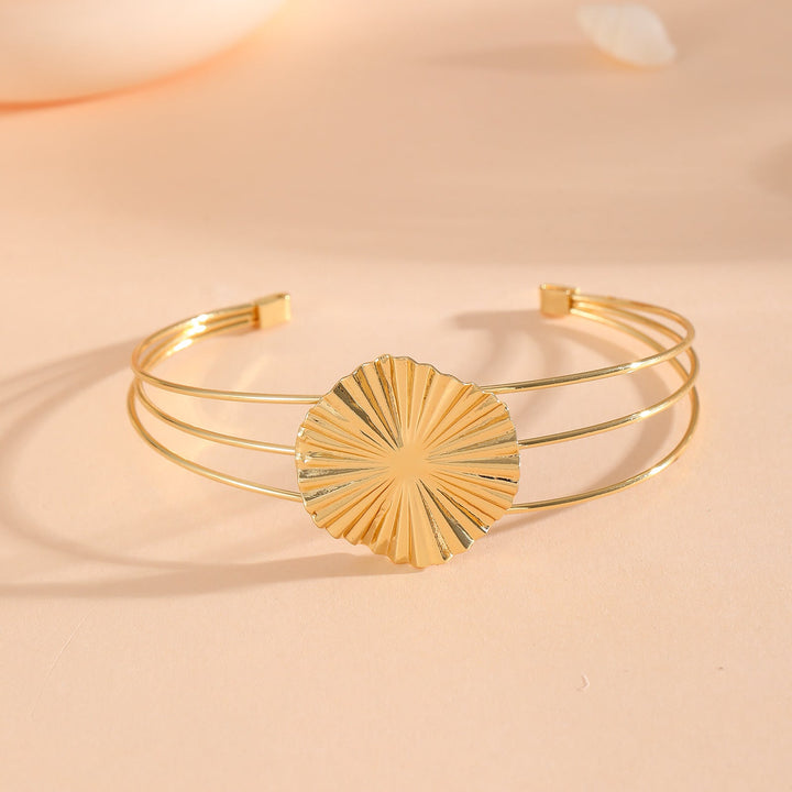 Women's bracelet with intricate bow design Land Girl