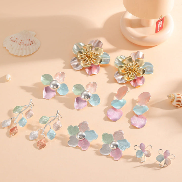 Women's hair clips in playful flower design Land Girl