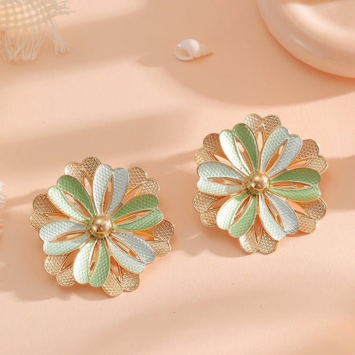 Ladies Hair Clips with Artistic Flower Design Land Girl
