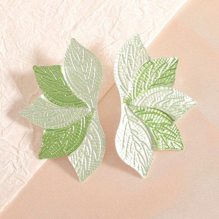 Women’s hair accessory with elaborate leaf design Land Girl