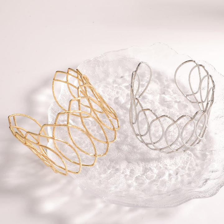 Women Open Bangle with Artfully Curved Design Land Girl