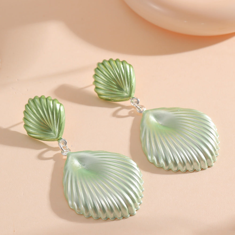 Ladies Hanging Earrings in Elegant Shell Design Land Girl