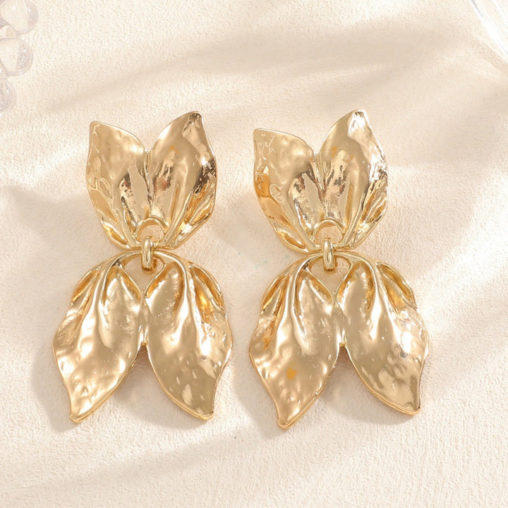 Ladies earrings in elegant leaf design Land Girl