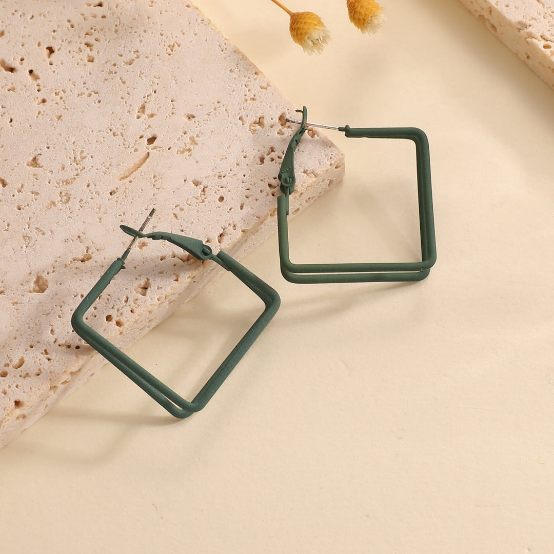 Women Geometric Earrings made of high-quality metal Land Girl