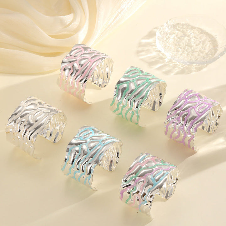 Women Open Bangle with Artistic Wave Pattern Land Girl