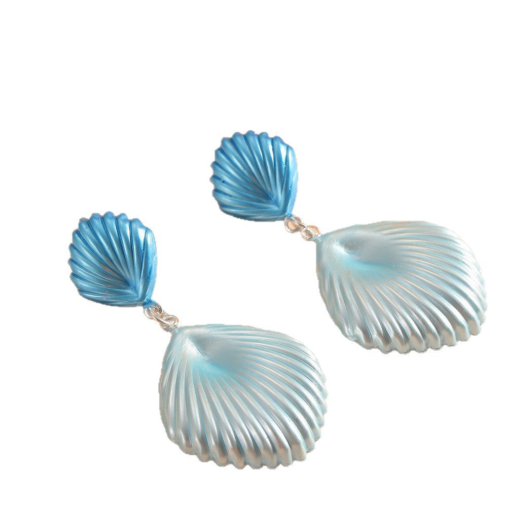 Ladies Hanging Earrings in Elegant Shell Design Land Girl