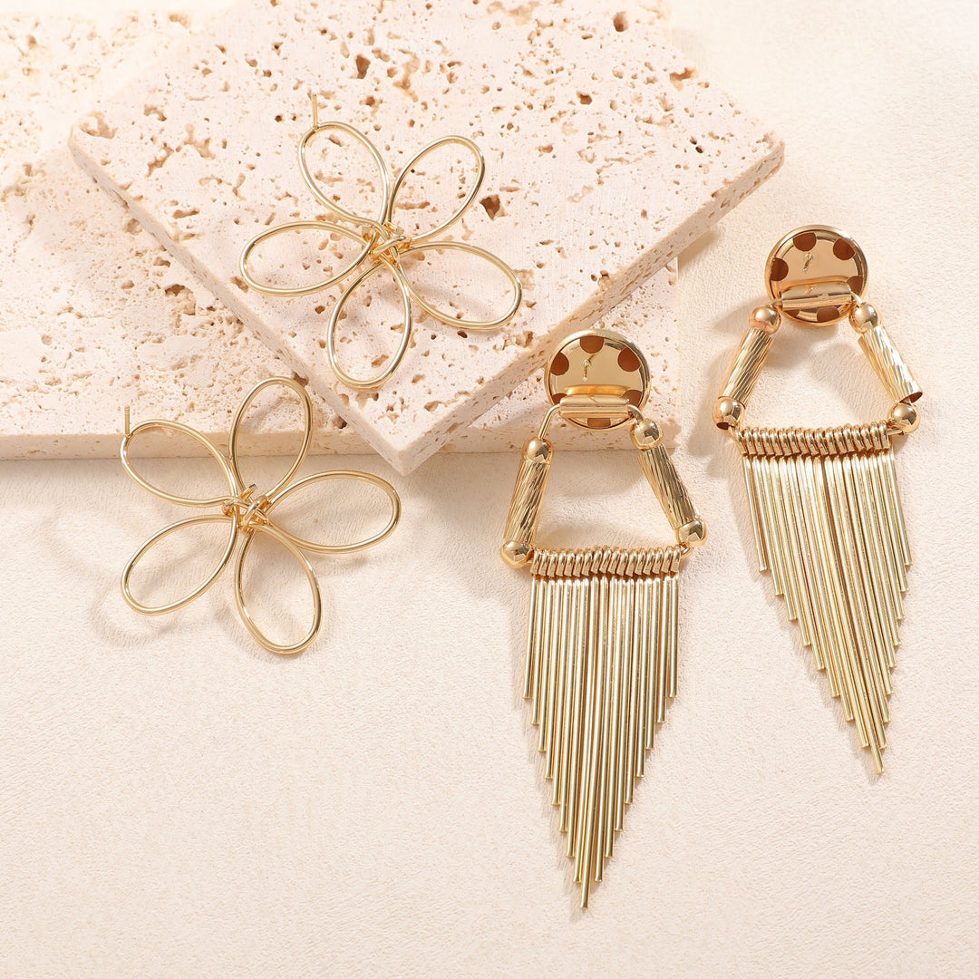 Ladies Hanging Earrings in Artistic Flower Design Land Girl