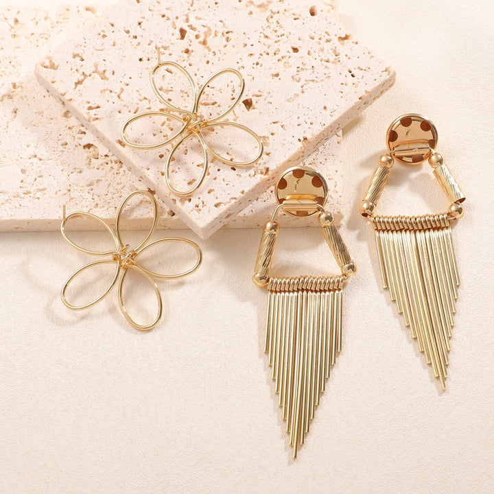 Ladies Hanging Earrings in Artistic Flower Design Land Girl