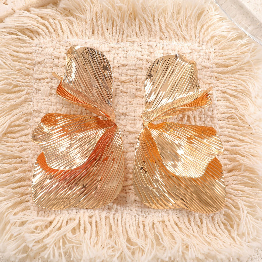 Women's ear clips in an elegant, textured design Land Girl