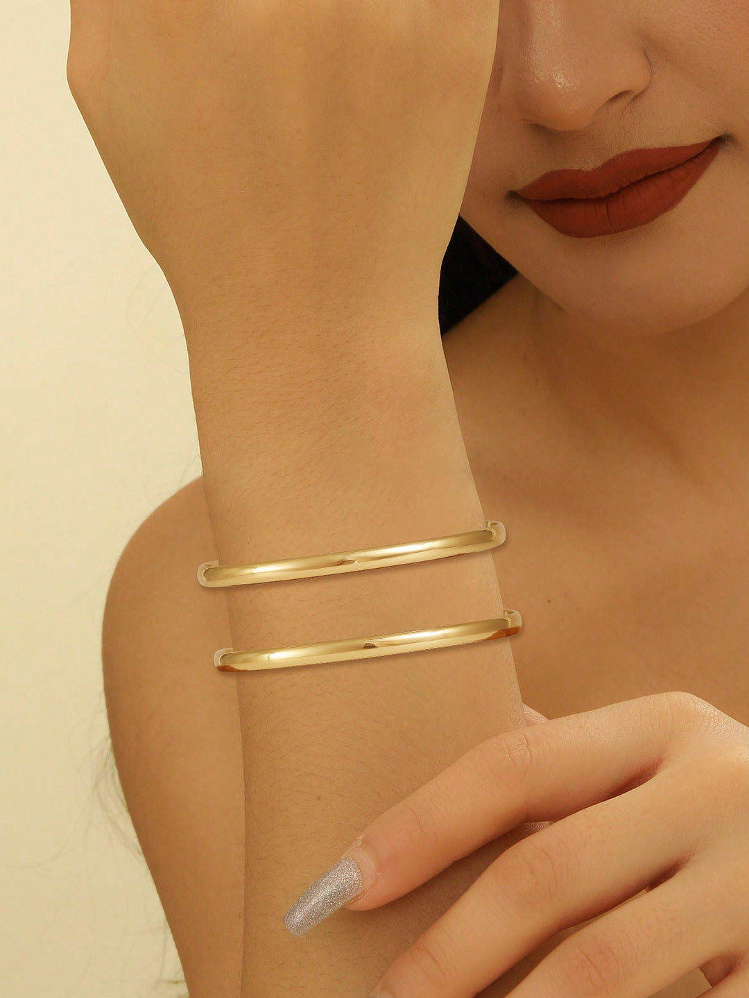 Ladies' bangle with elegant curved design Land Girl