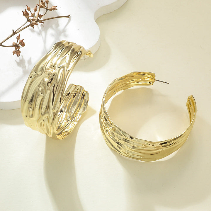 Women's Hanging Earrings in Elegant Wave Pattern Land Girl