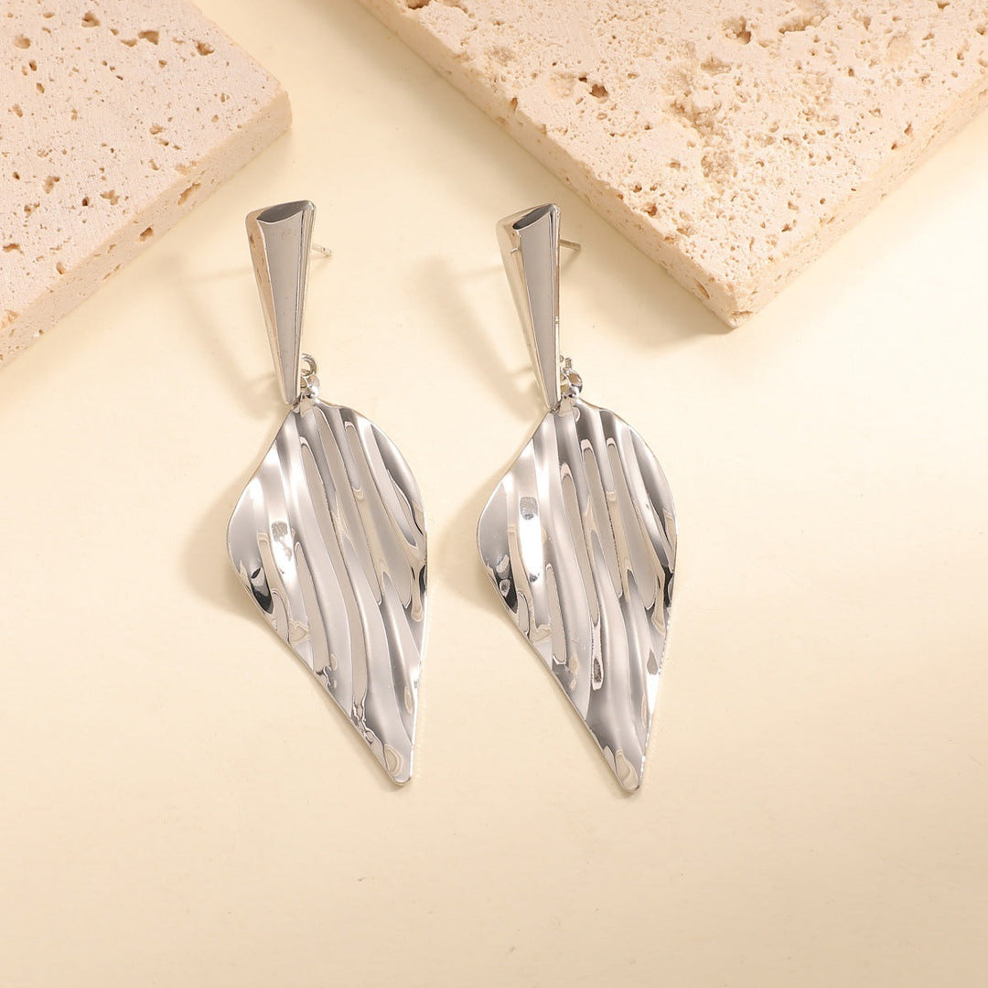 Women's Hanging Earrings in Stylish Leaf Design Land Girl