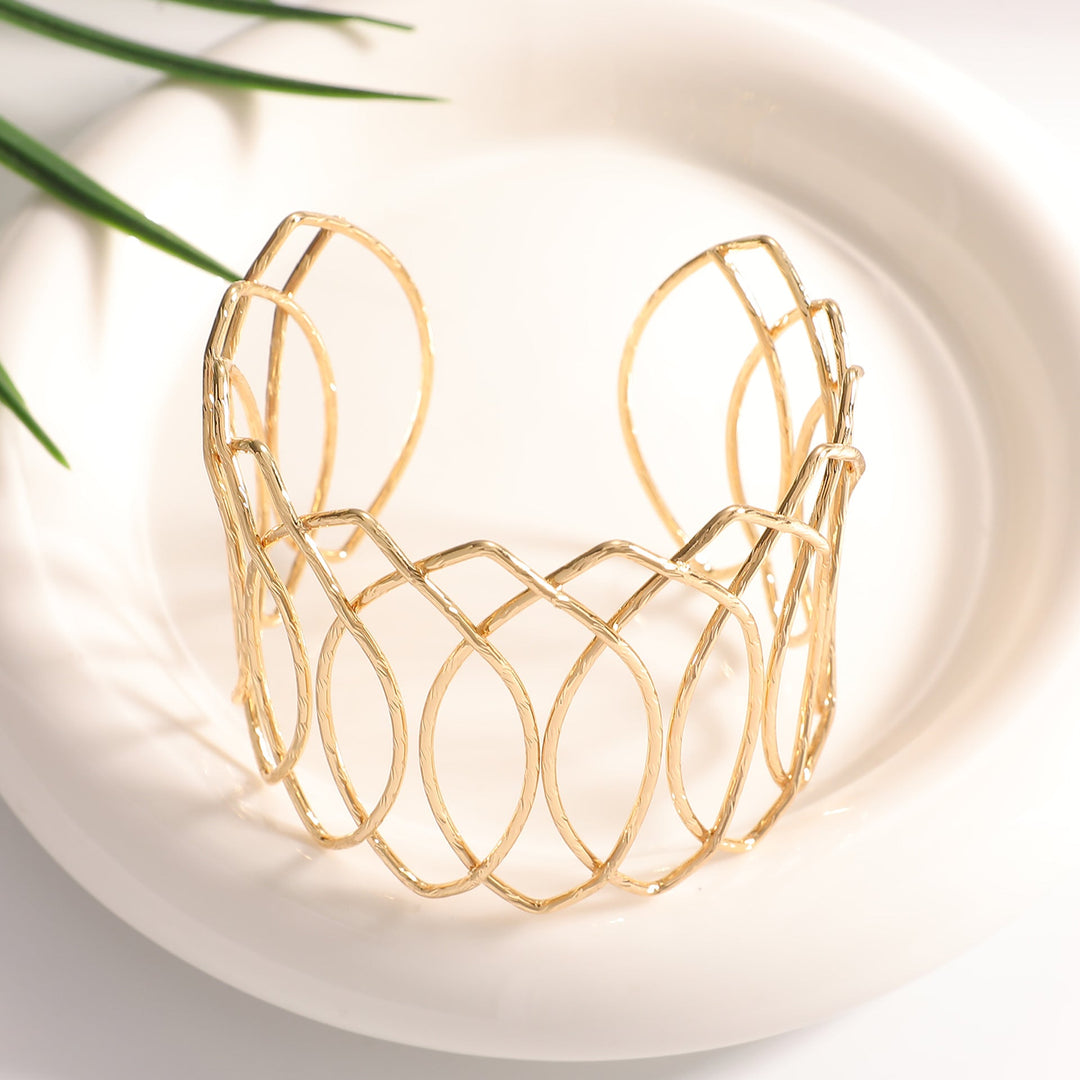 Women Open Bangle with Artfully Curved Design Land Girl