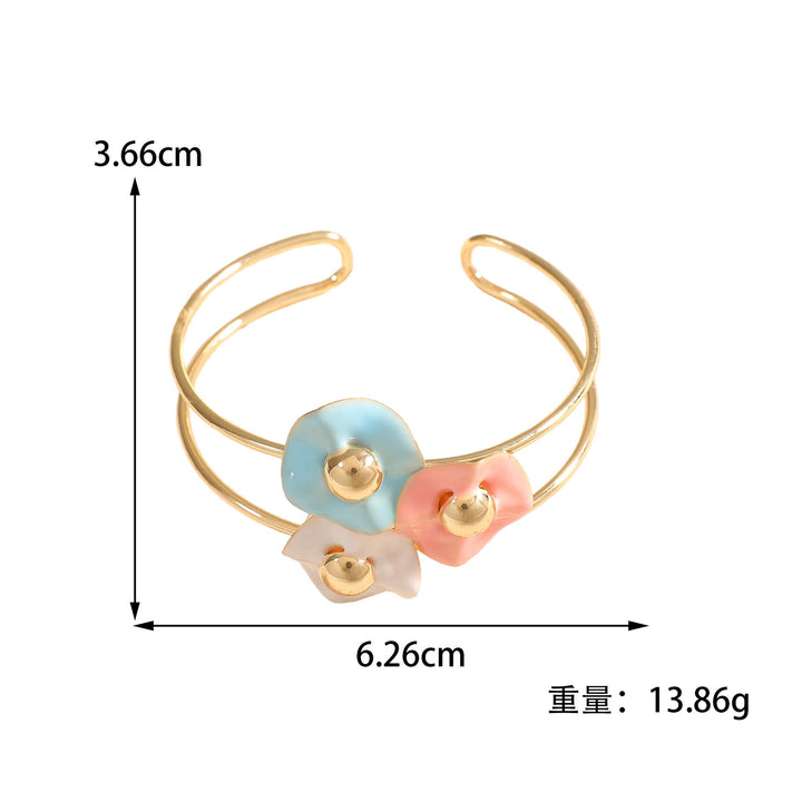 Women's bangle with elaborate floral design Land Girl