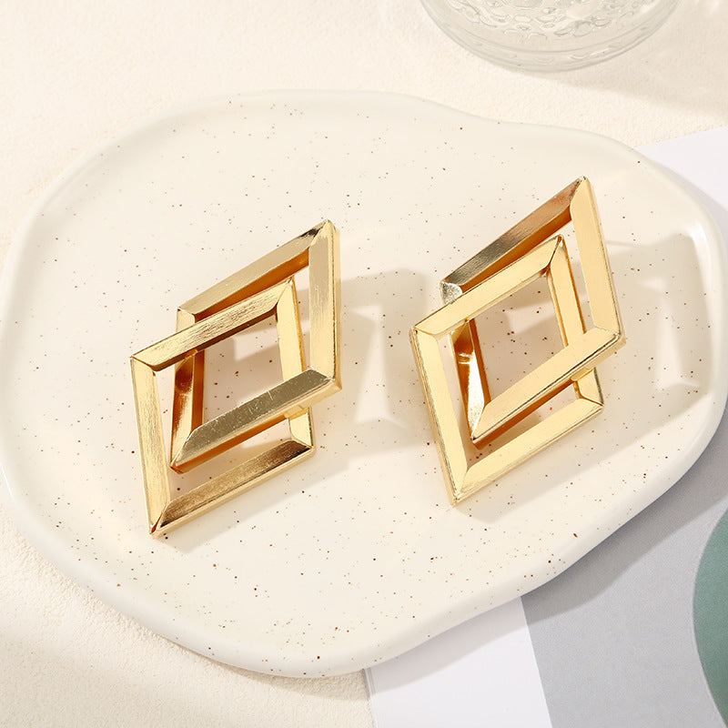 Women's Hanging Earrings with Square Design and Glossy Surface Land Girl