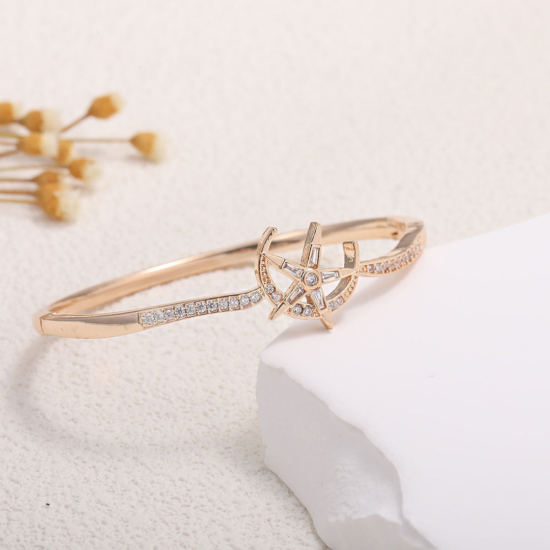 Ladies bracelet with elaborate infinity symbol and sparkling zirconia Land Girl