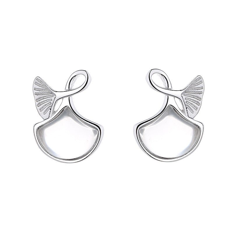 Women's earrings in elegant whale fin design Land Girl