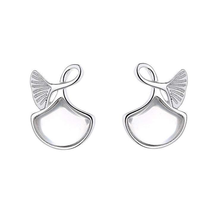 Women's earrings in elegant whale fin design Land Girl