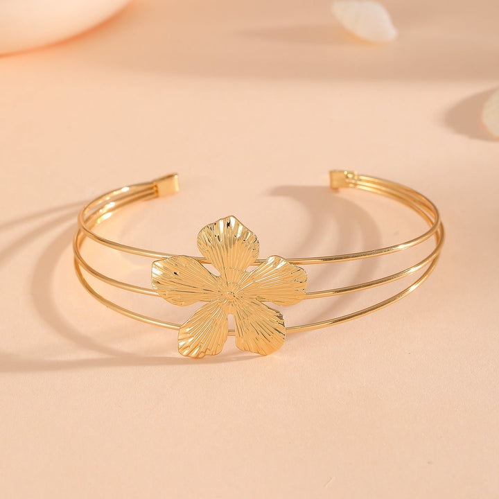 Women's bracelet with intricate bow design Land Girl