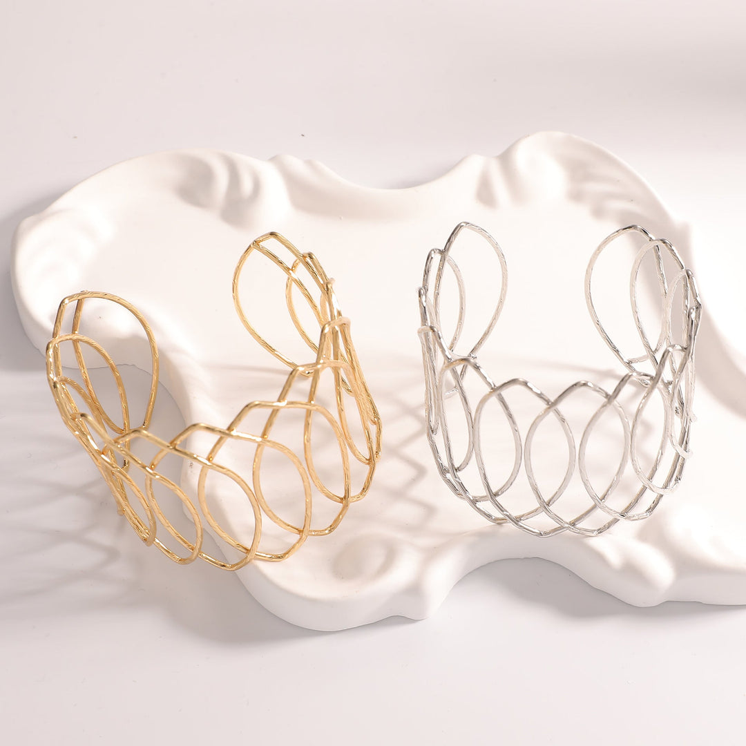 Women Open Bangle with Artfully Curved Design Land Girl
