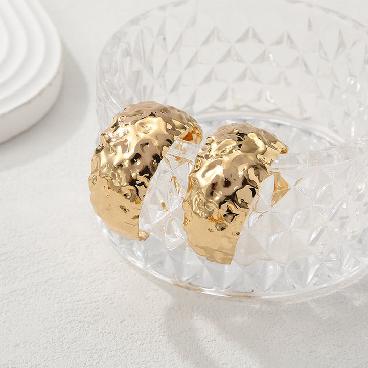 Women's bangles made of high-quality metal with an elegant wave pattern Land Girl