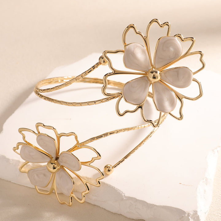 Ladies bracelet with artistic flower design Land Girl