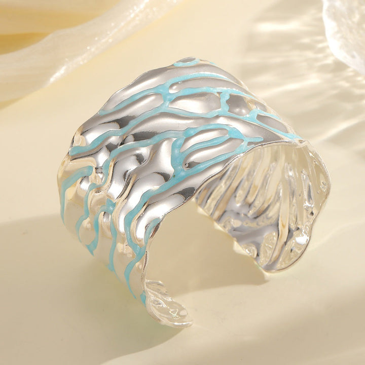 Women Open Bangle with Artistic Wave Pattern Land Girl
