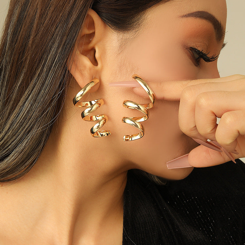 Women's Hanging Earrings with Elegant, Curved Design Land Girl