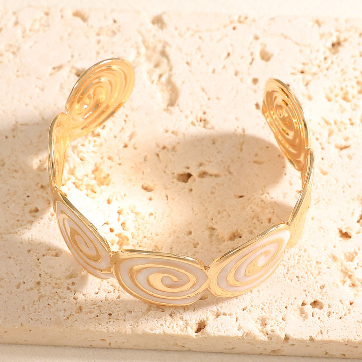 Women's cuff with elegant spiral design Land Girl